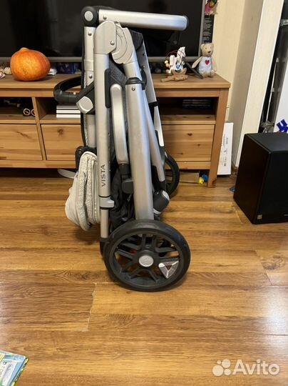 Коляска Uppababy Vista V2 2-в-1 + аксессуары