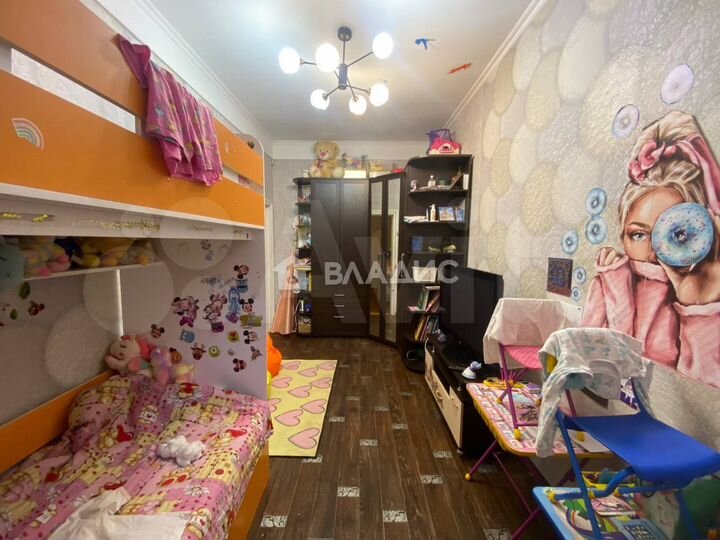 4-к. квартира, 72,1 м², 1/4 эт.