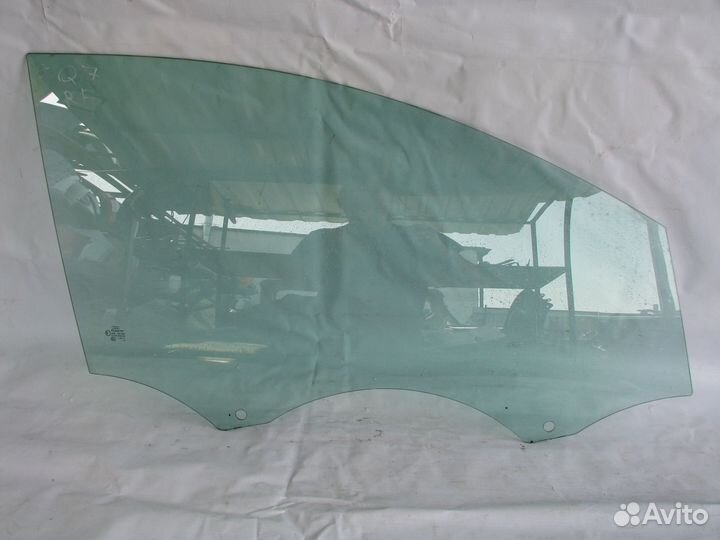 Audi Q7 Стекло двери передней правой