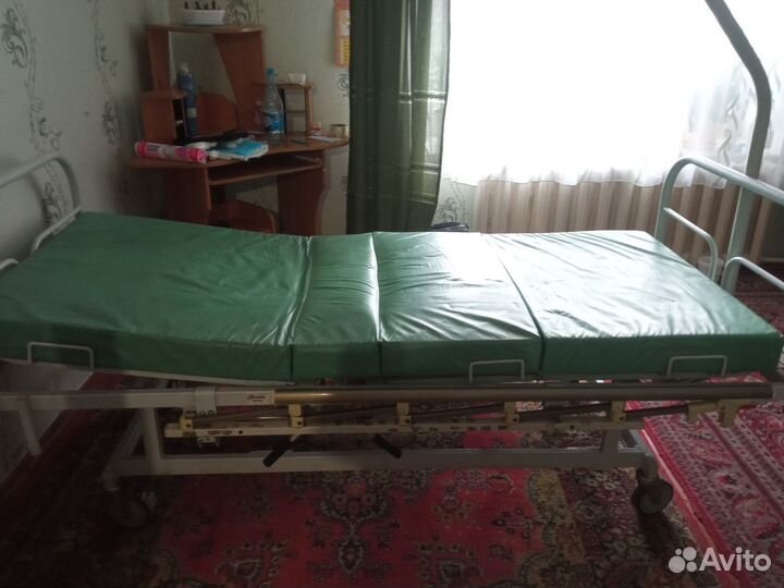 Медицинская кровать для лежачих больных б/у