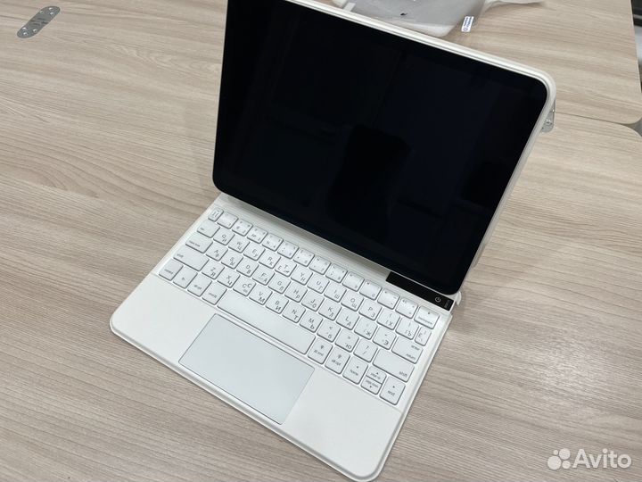 Клавиатура с подсветкой для iPad Air 4 2020 A2316