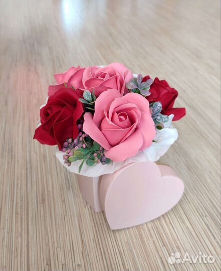 Композиция/букет из мыльных цветов в форме сердца