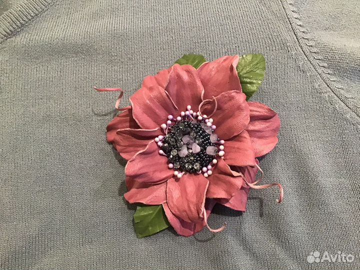 Броши - заколки из кожи