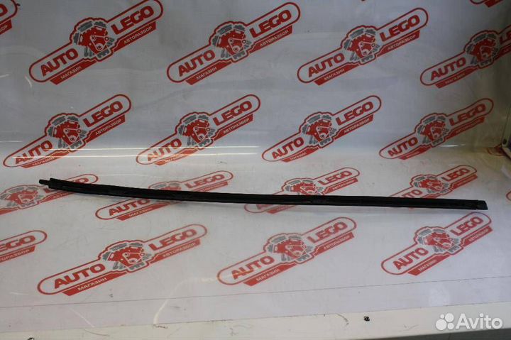 Молдинг стекла Infiniti QX60 L50 (2013 - 2016)