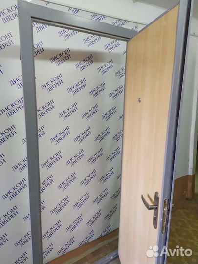 Металлическая дверь бу