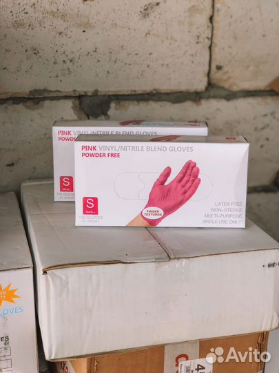 Перчатки медицинские нитриловые и виниловые
