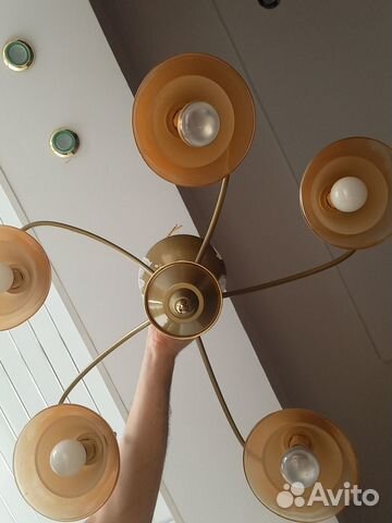 Продаю люстру