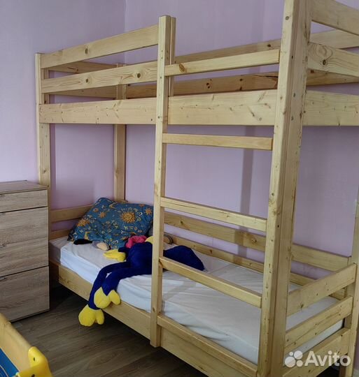 Двухъярусная кровать