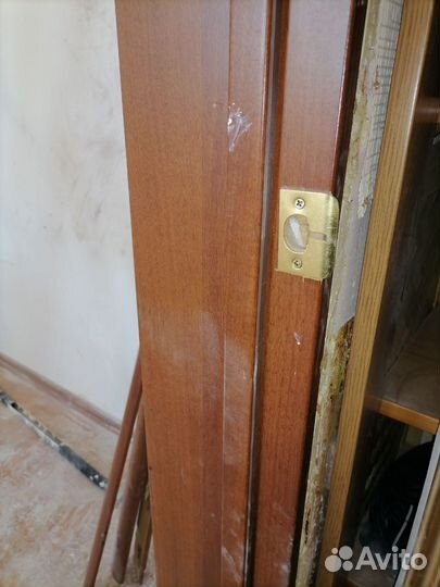 Межкомнатные двери бу с коробкой 2.0*0.8