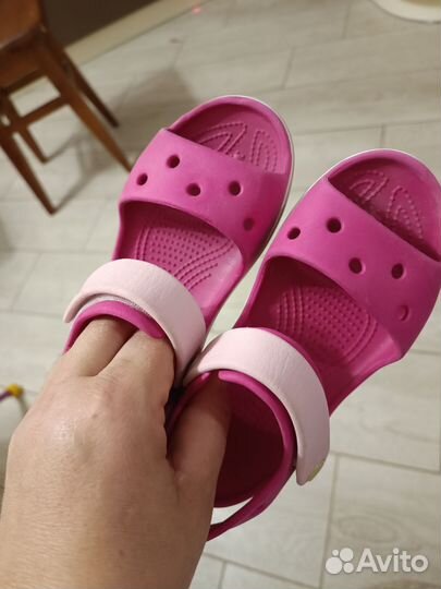 Сандалии Crocs