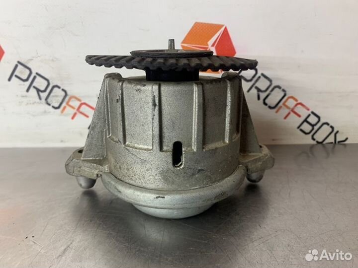 Подушка крепления двигателя правая Mercedes