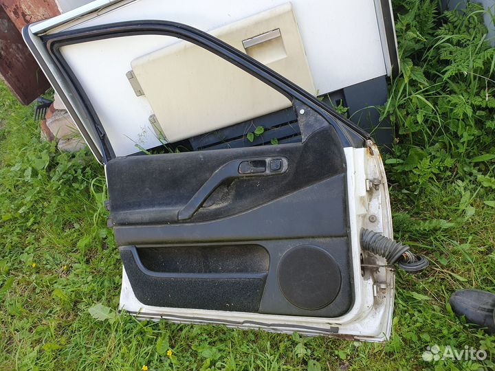 Дверь водительская volkswagen (левая передняя)