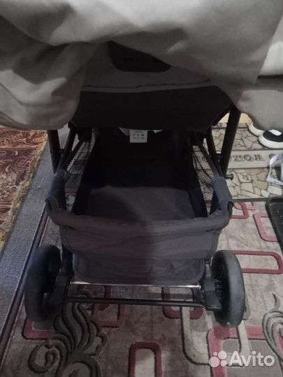 Прогулочная коляска новая