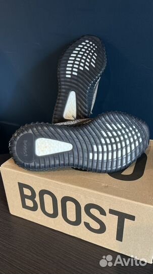 Кроссовки adidas Yeezy boost 350 v2 beluga