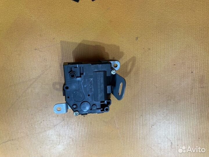 Заслонка печки Toyota Land Cruiser Prado 150