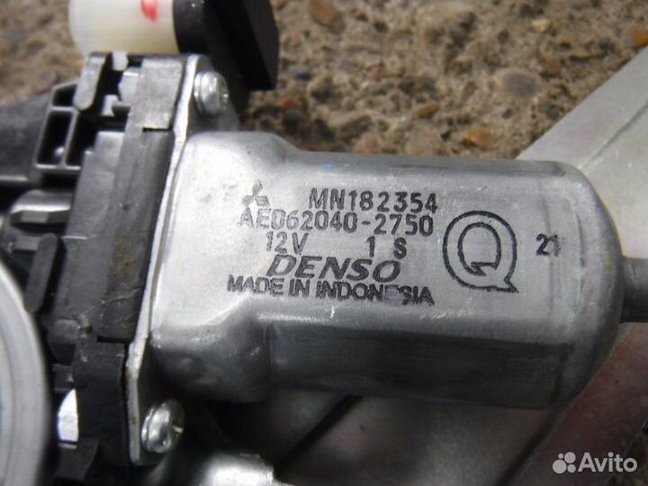 Стеклоподъемник задний левый Mitsubishi Pajero