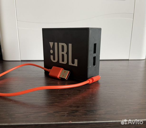 Колонка jbl go