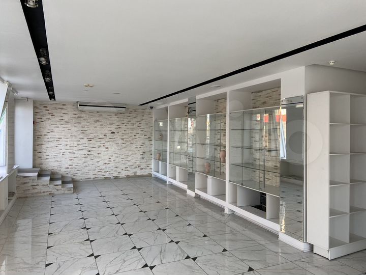 Свободного назначения, 667 м²