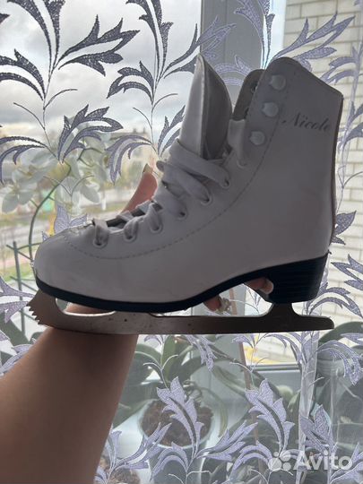 Коньки фигурные nikole