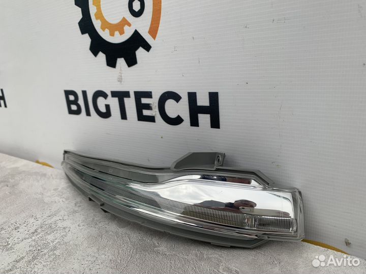 Повторитель в зеркало левый Mercedes A0999060143