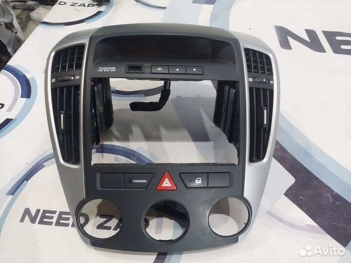 Консоль центральная Kia Ceed ED