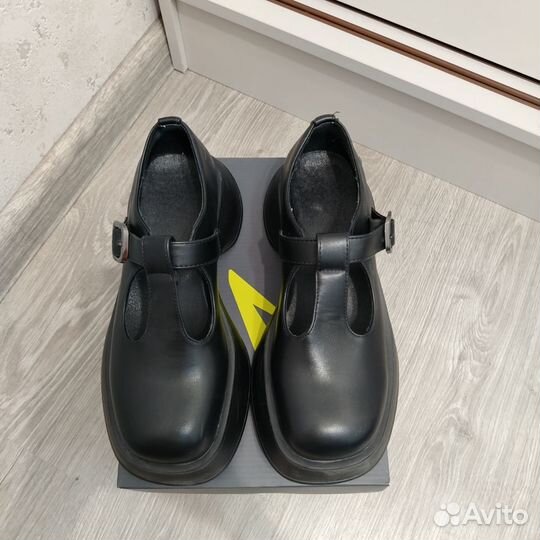 Лоферы женские