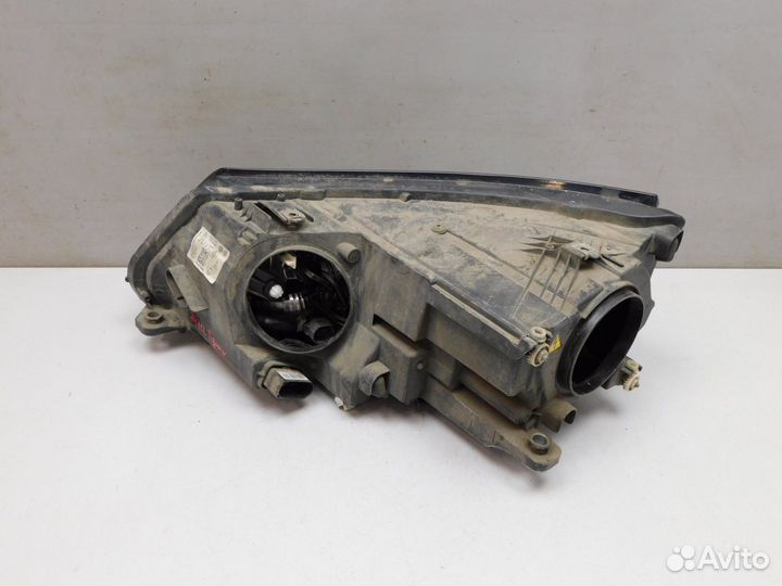 Фара правая Volkswagen Tiguan