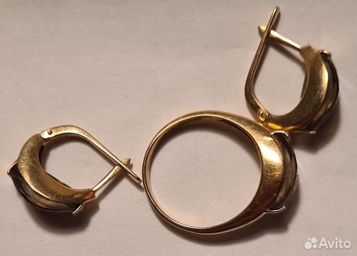 Комплект кольцо и серьги 11,85 гр., 585