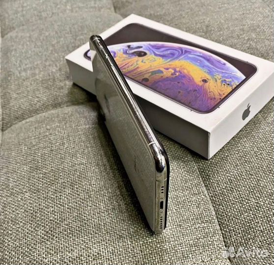iPhone Xs, 64 ГБ
