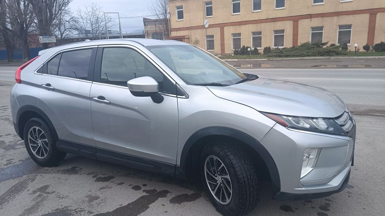 Mitsubishi Eclipse Cross: фото владельца