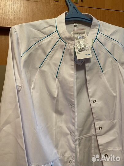 Белый медицинский халат