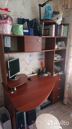 Стол компьютерный