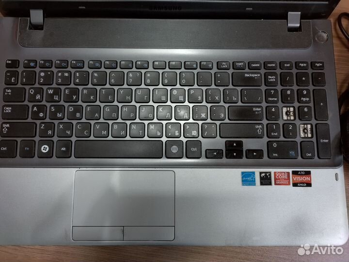Ноутбук Samsung 355V