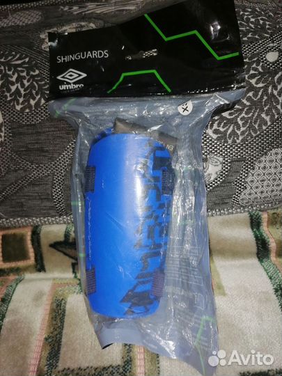 Щитки футбольные умбро детские