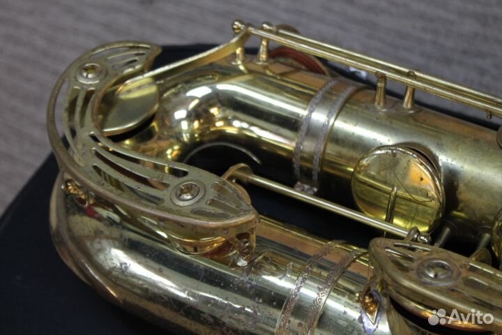 Саксофон баритон Yamaha YBS-61