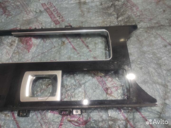 Накладка центральной консоли Range Rover sport 2