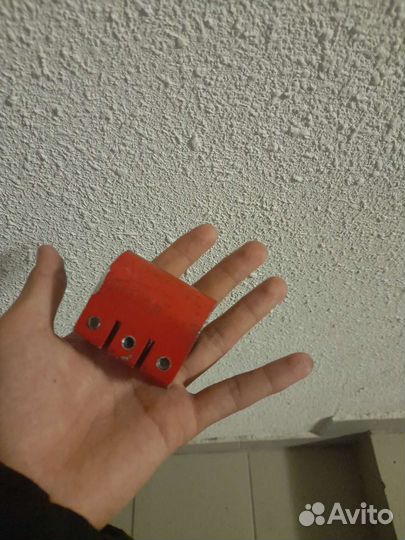 Зажим для трюкового самоката