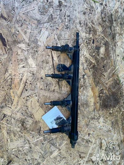 Топливная рейка Peugeot 308 хейчбек EP6 2011