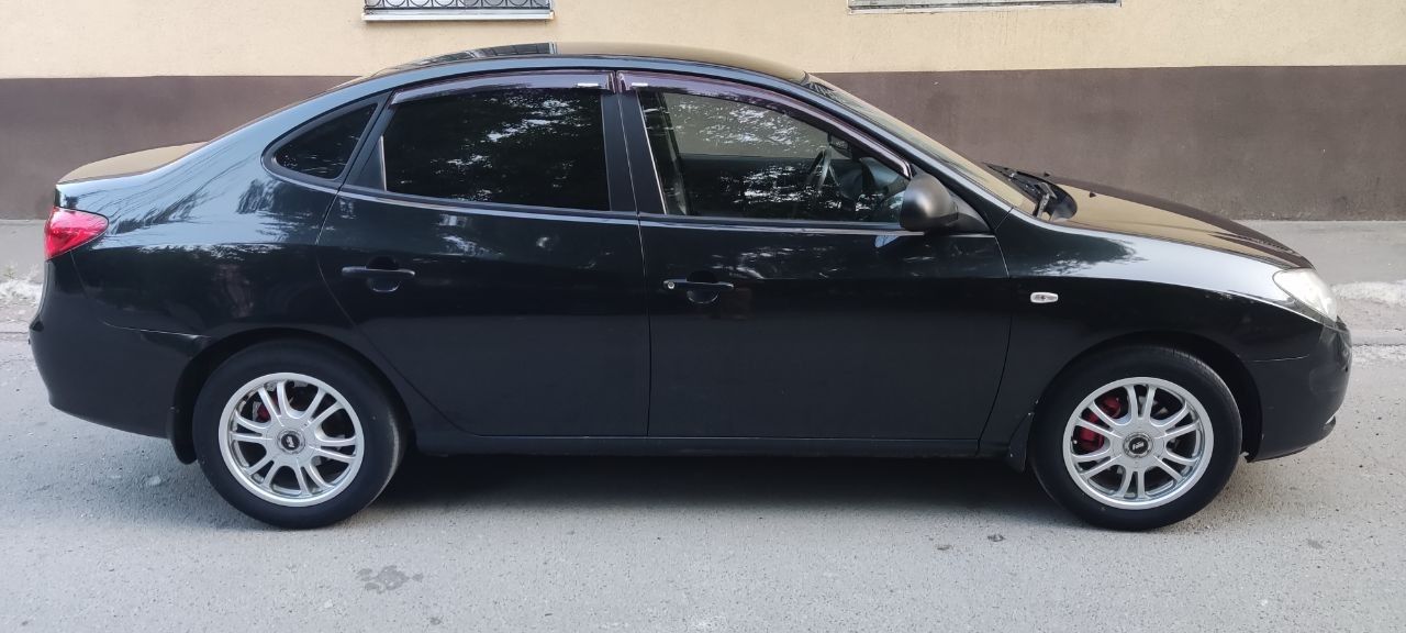Hyundai Elantra: фото владельца