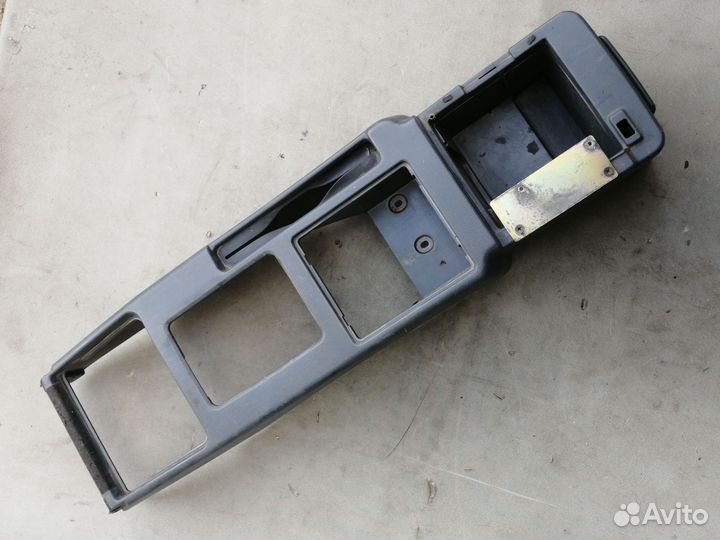 Консоль центральная для Mitsubishi RVR 1991-1997
