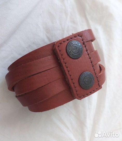 Кожаный браслет