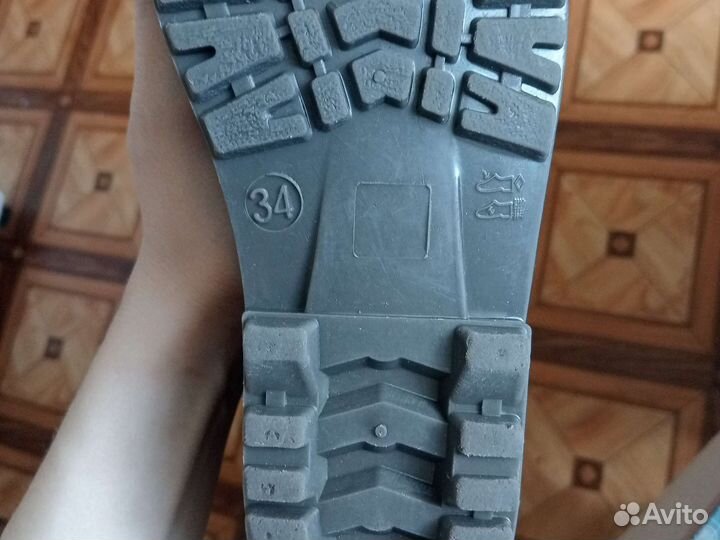 Резиновые сапоги