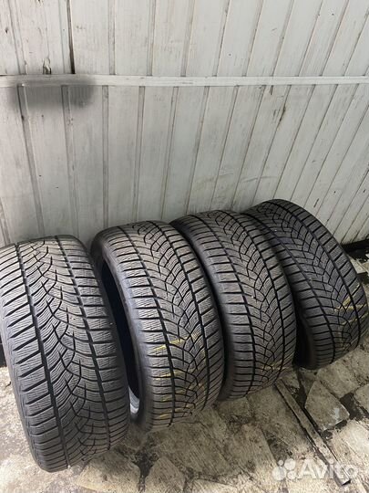 Goodyear UltraGrip Performance 225/45 R17