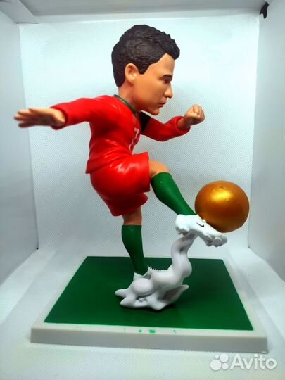 Фигурка Криштиану Роналду