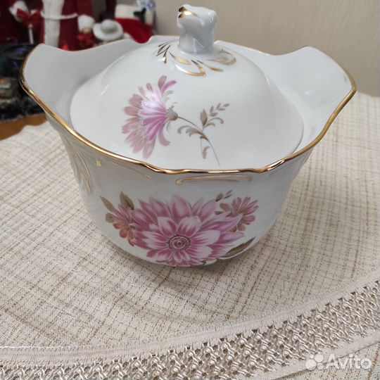 Фарфор. Супница Дулево астры