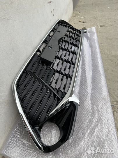 Решетка бампера Camry v55 Exclusive