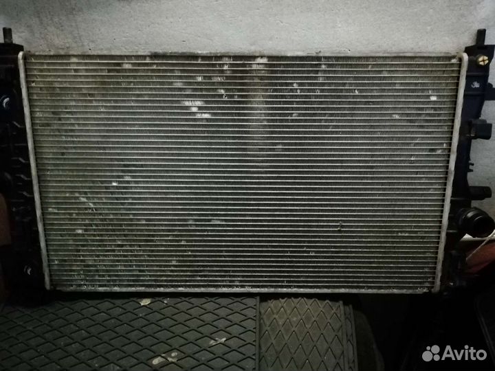Радиатор основной для опель астра j седан 2013г 1