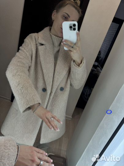 Пальто женское демисезонное букле zara S