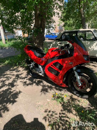 Suzuki RF 400