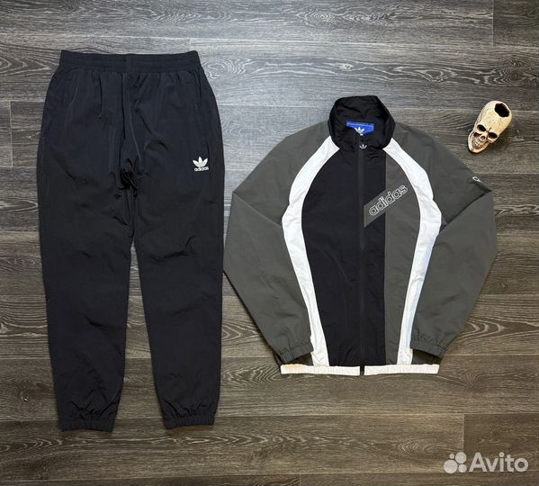 Спортивный костюм Adidas